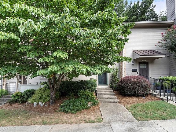 2nd image of 3602 Stonewall Ct SE