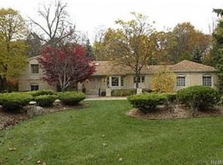 5208 Rector Ct, Bloomfield Hills, MI 48302