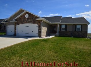 5124 Hay Field Dr SW, Cedar Rapids, IA 52404