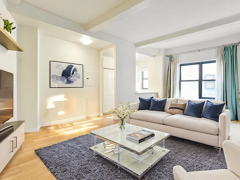 230 Riverside Dr #1B — Photo 2
