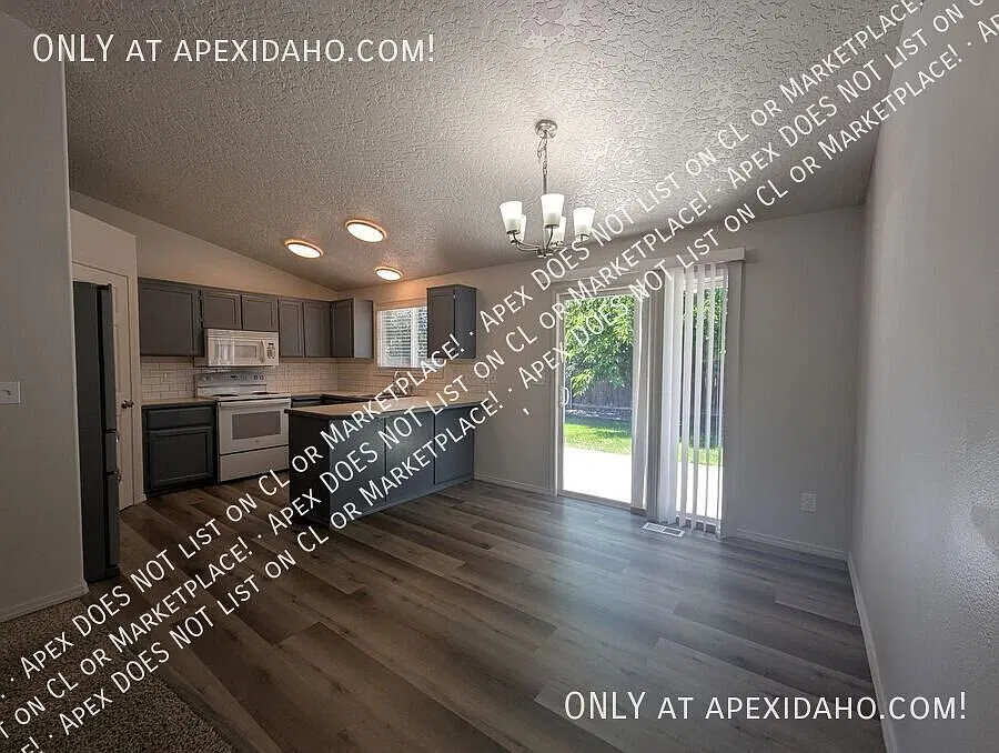 (Coming Soon!) Charming 3-Bed, 2-Bath Single-Level Home in Nampa — Photo 3