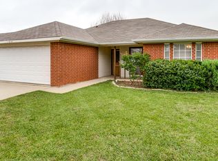 104 Cherokee Trl, Alvarado, TX 76009