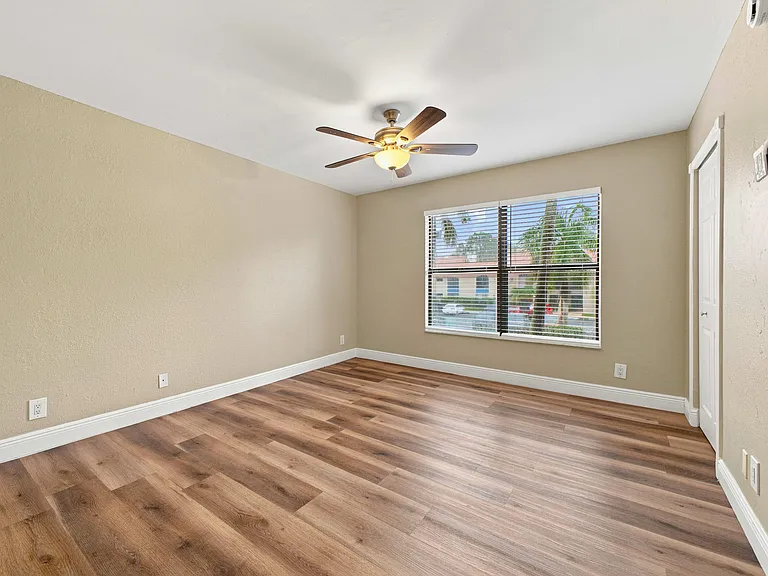 1601 Balfour Point Dr #H — Photo 13