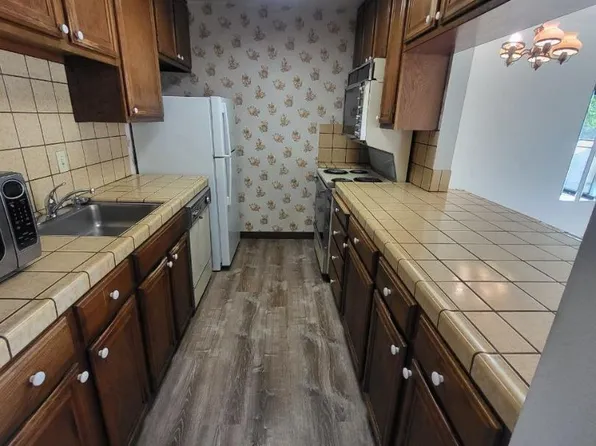 44 Lodato Ave APT 205, San Mateo, CA 94403