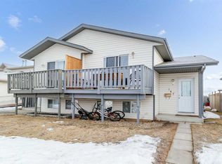 141 W Silver Dr, Blackfalds, AB T4M 0L1