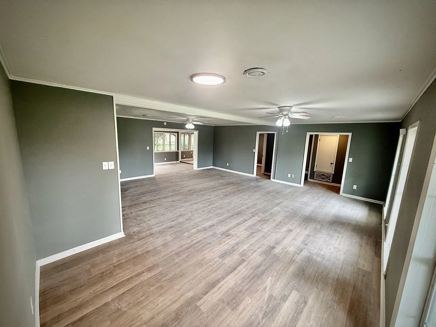 3 bed 2 bath home recently renovated — Photo 4