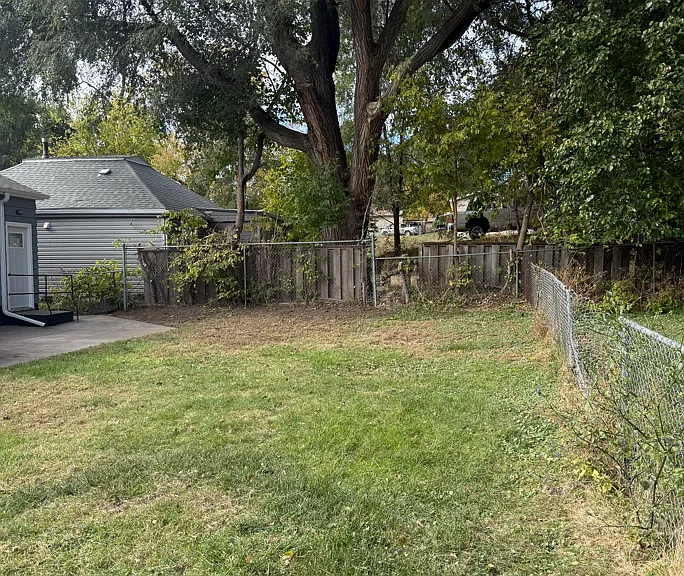 2611 W Highland Ave — Photo 19