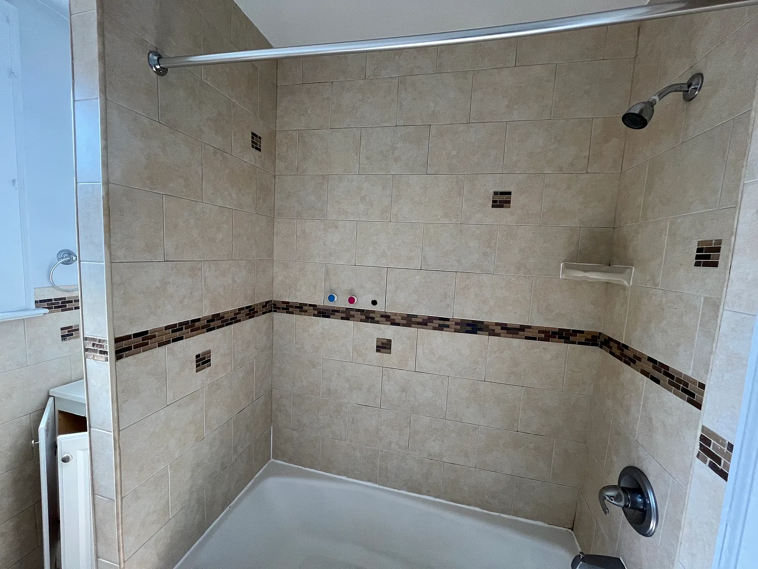 2 bed, 750 sqft, $2,500 — Photo 4