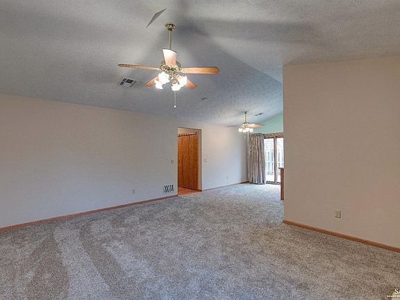 3rd image of 1606 Kaci Cir