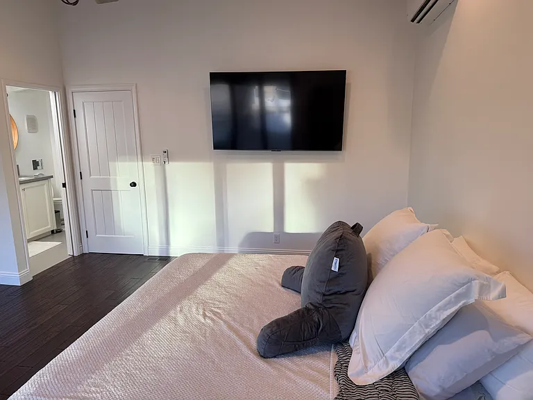 883 Acapulco St — Photo 23