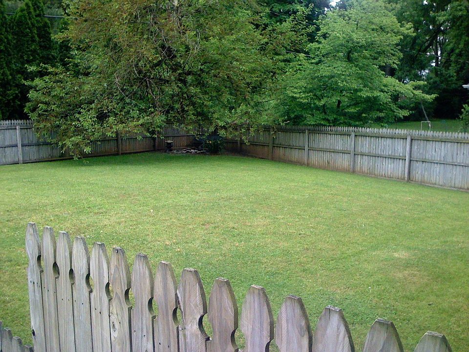 2nd image of 7516 Westdale Rd