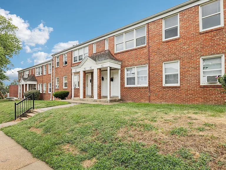 Oaklee Village Apartments — Photo 59