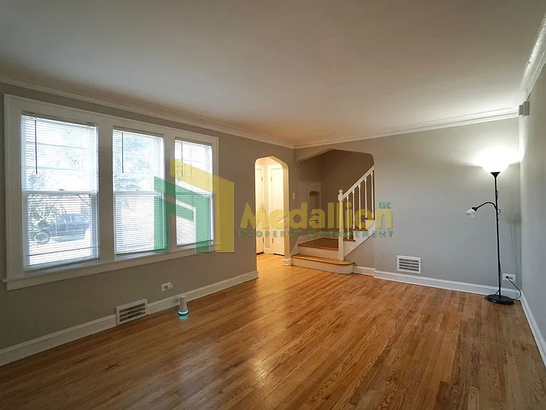 2048 W 82nd Pl — Photo 5