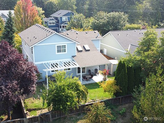 2nd image of 3223 Sugarloaf Street SE