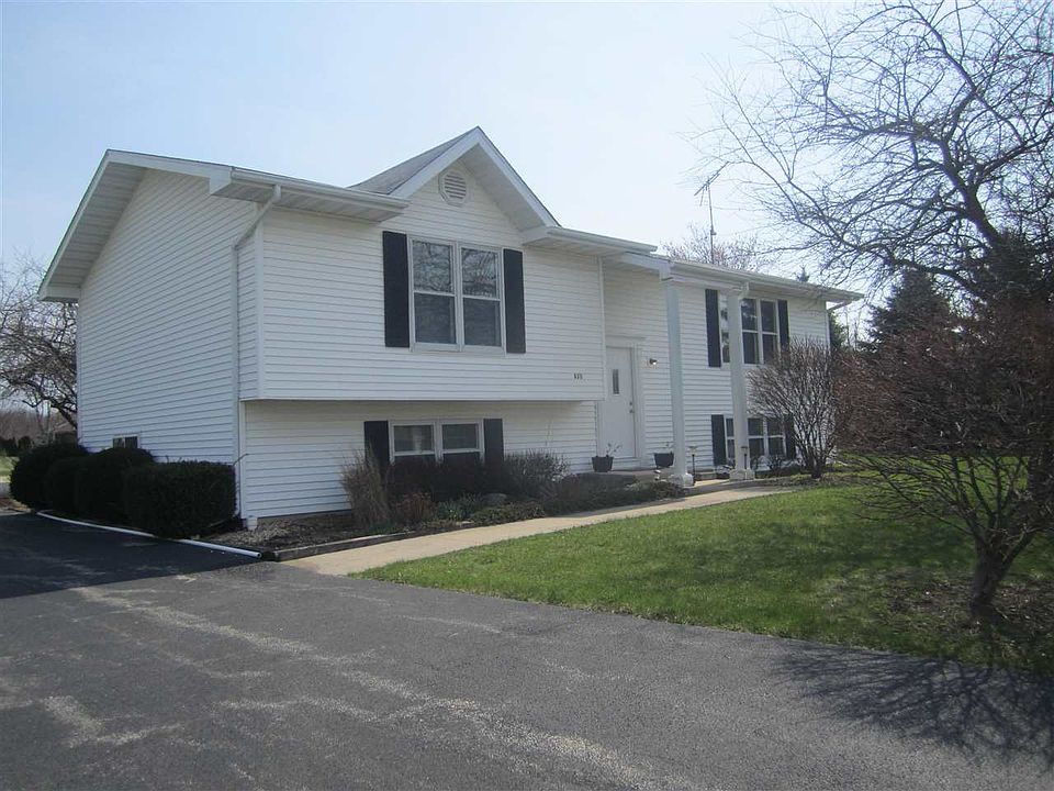1st image of 820 Marquette Dr SW