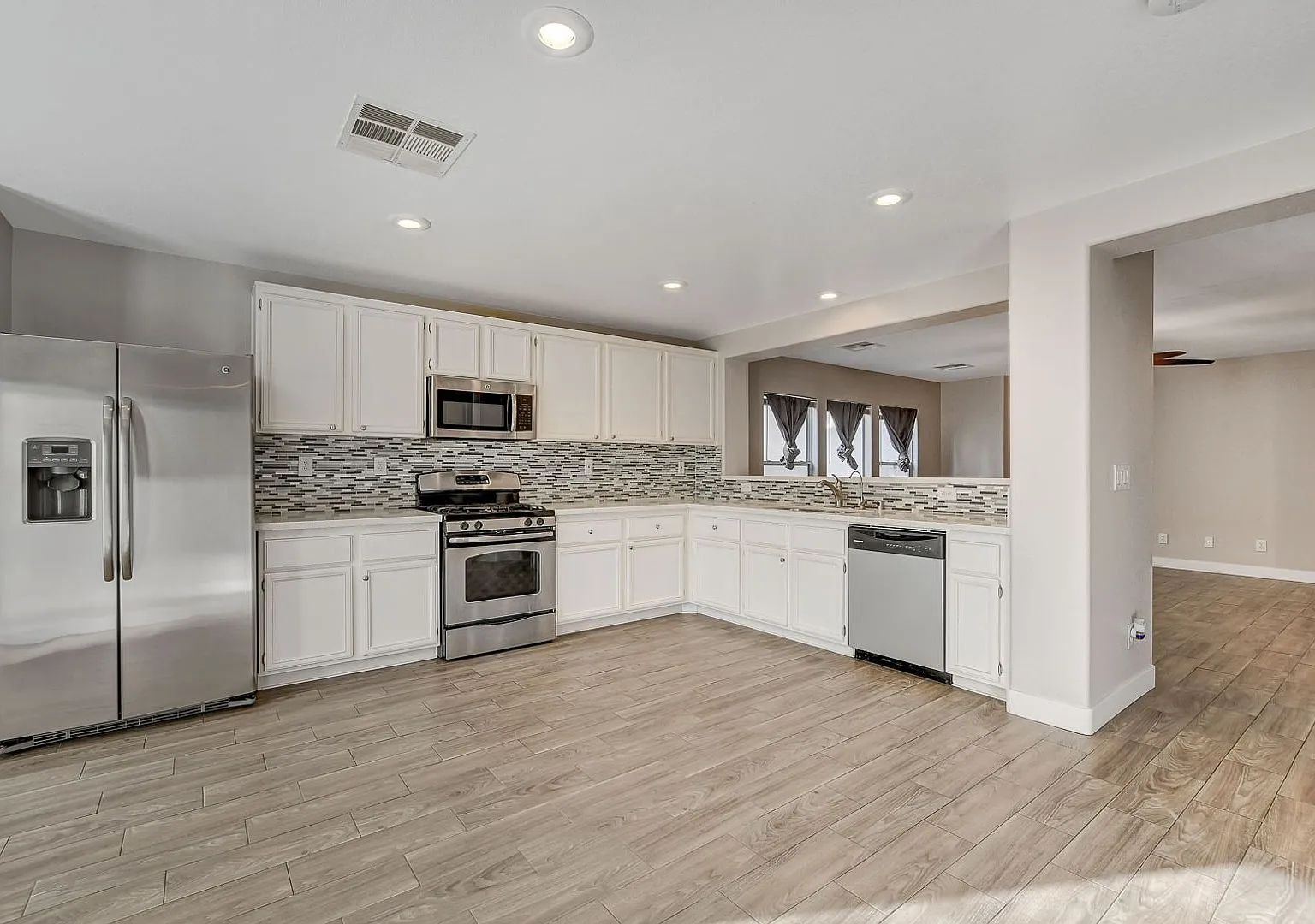 Totally Updated Solar Powered 4 Bedroom! Bedroom and Bath Downstairs! — Photo 4