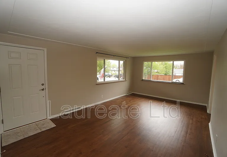 2258 W Maplewood Ave — Photo 3