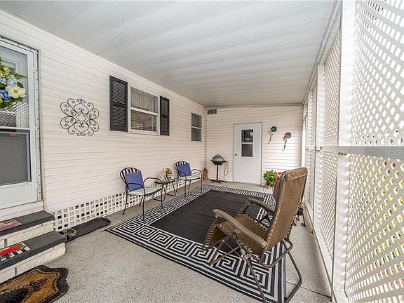 4th image of 424 Pelican Dr S
