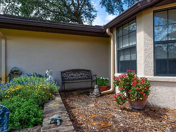 5th image of 35 Wendlin Ln