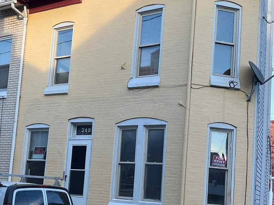 349 Pearl St