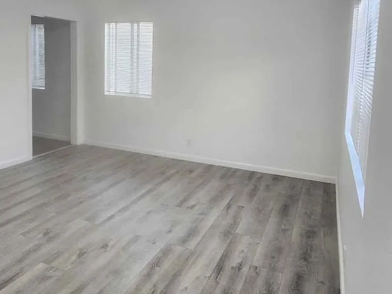 5751 1/2 Lexington Ave — Photo 4