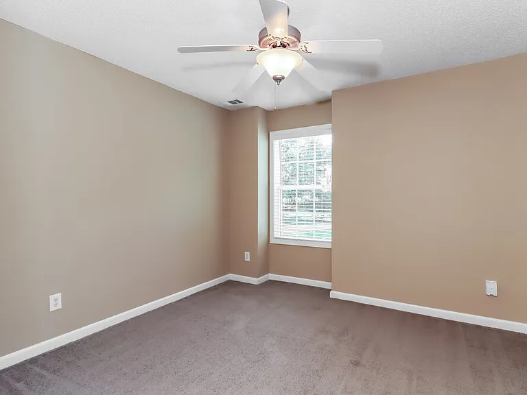 233 Galvin Trl — Photo 14