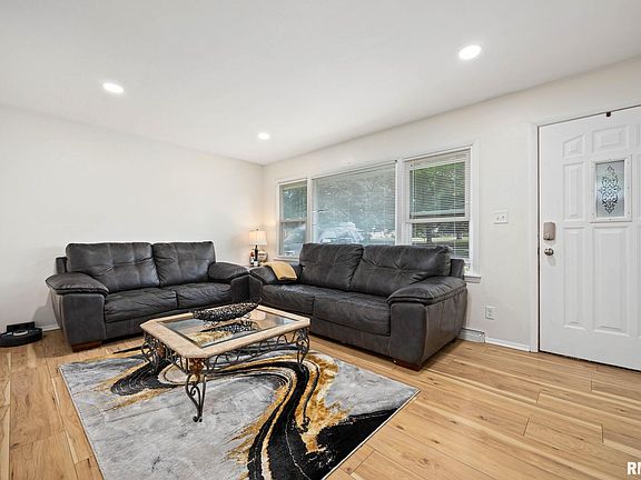 5th image of 5306 N Plaza Dr