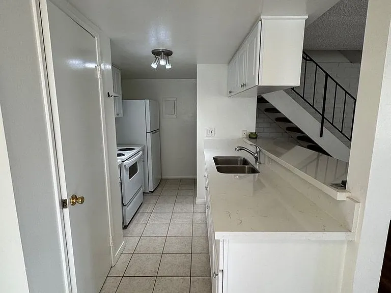 2631 Spinnaker Ave — Photo 5