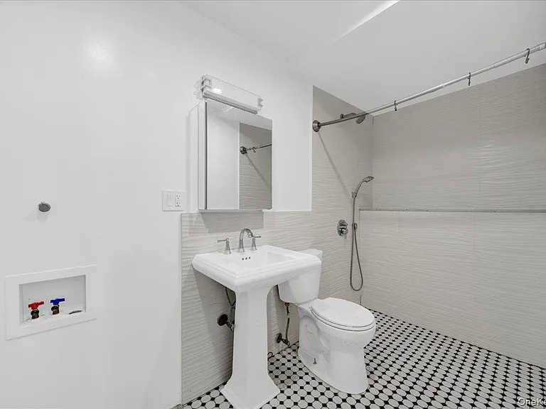23 Colin St #GROUND FLOOR — Photo 6