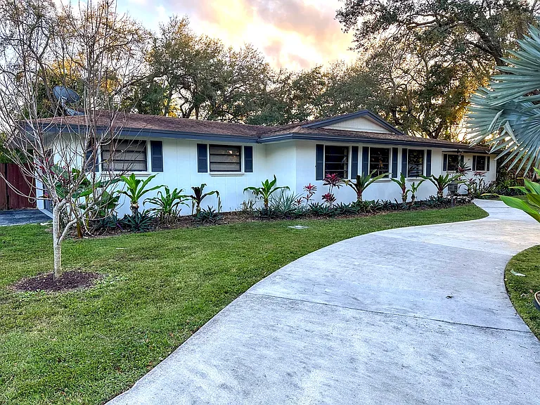 8320 SW 162nd St — Photo 2