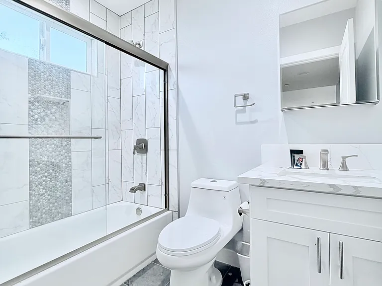 1265 E Adams Blvd #1/2 — Photo 12