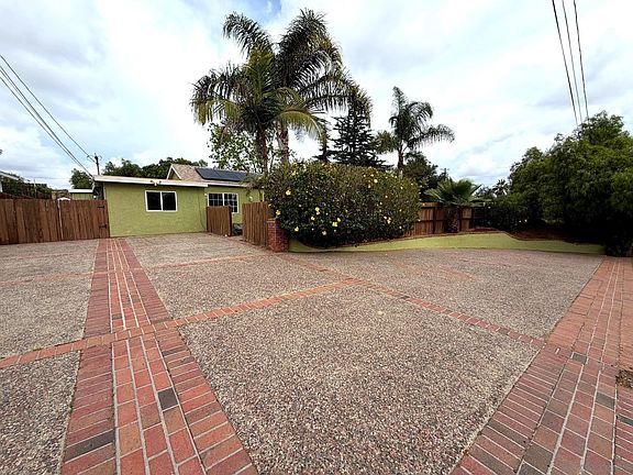 4th image of 469 Lado De Loma Dr