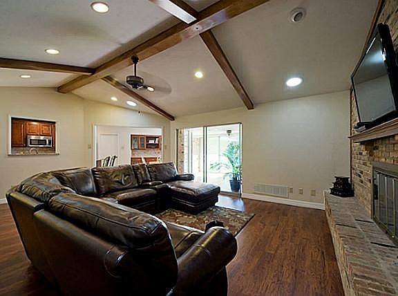 5th image of 12118 Midlake Dr