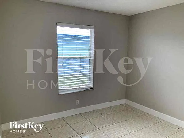 3313 NW 193rd St — Photo 7