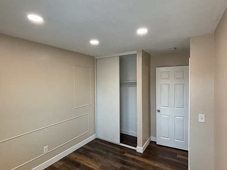 5918 Sky Meadow St — Photo 10