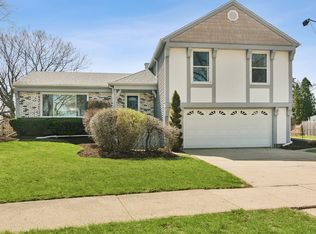 958 Chaucer Way, Buffalo Grove, IL 60089