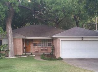 8703 Westglen Dr, Dallas, TX 75228