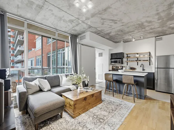 180 York St #207, Ottawa, ON K1N 1J6