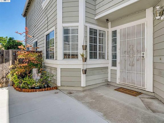 3rd image of 809 Parkway Dr