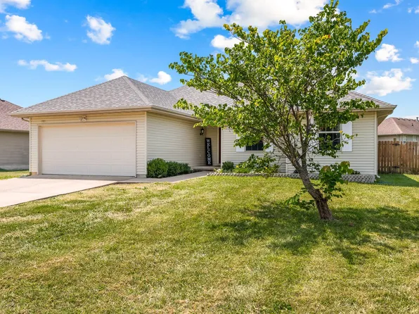 405 Arrowhead Road, Willard, MO 65781