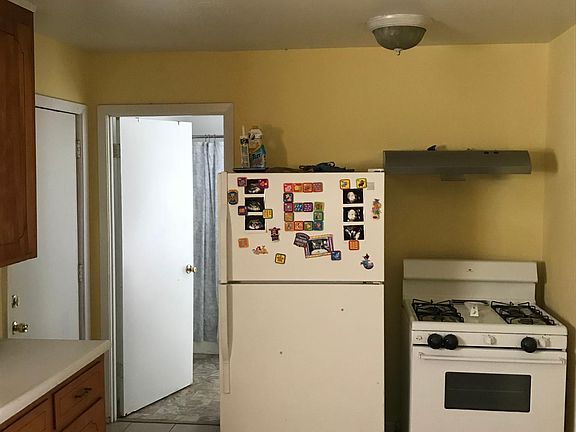 4th image of 212 Park Ave