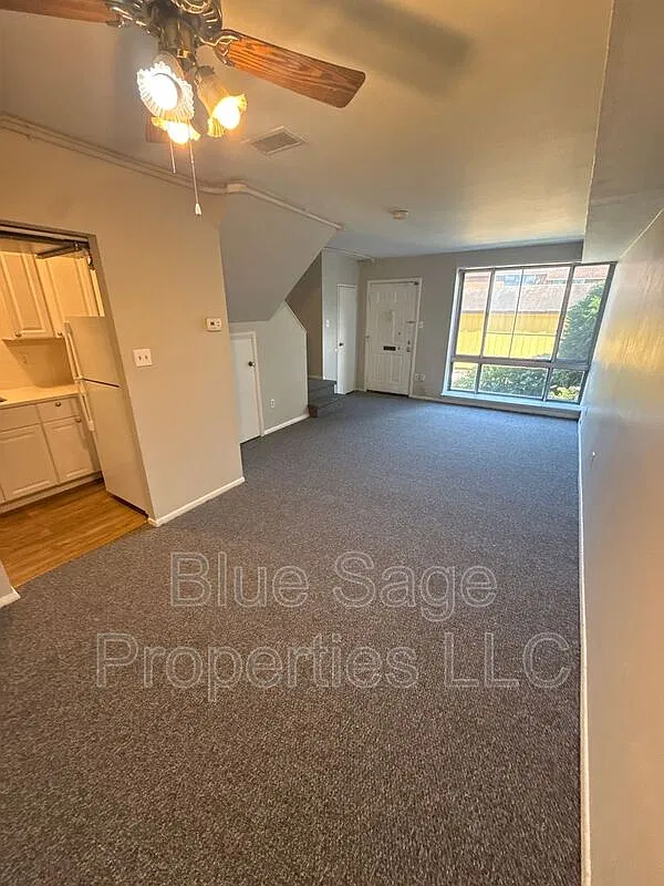 2 bed, 1.0 bath, 768 sqft, $1,350 — Photo 3
