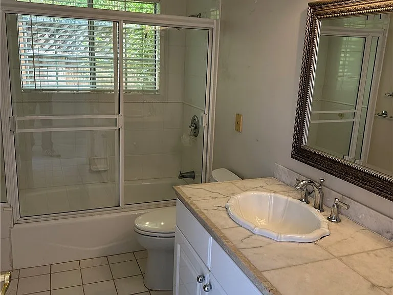 435 Talbert St — Photo 23