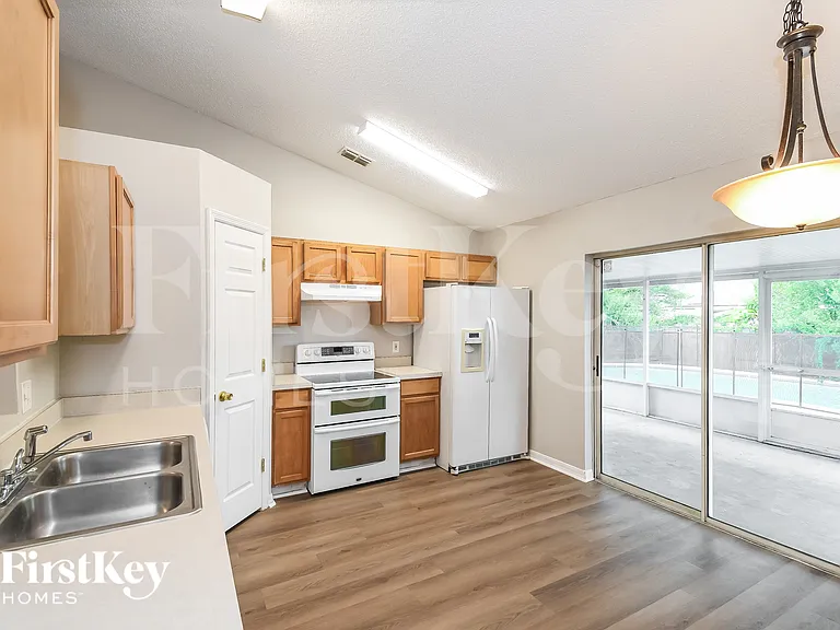 6883 Playpark Trl W — Photo 7