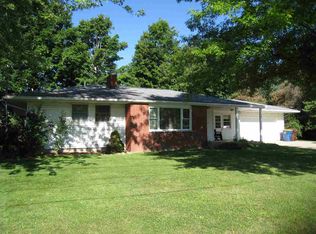906 S Darling St, Angola, IN 46703