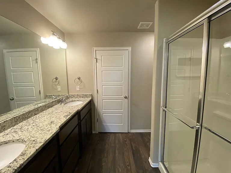 749 SW 14th St — Photo 28