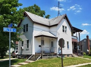 119 Dewey Ave, Watertown, WI 53094