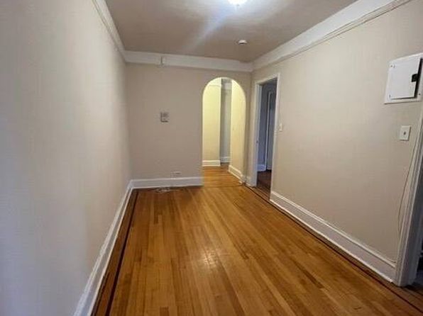 1 Broad Pkwy APT 4B