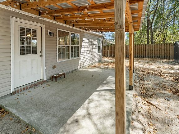 4th image of 125 Knotty Pine Circle