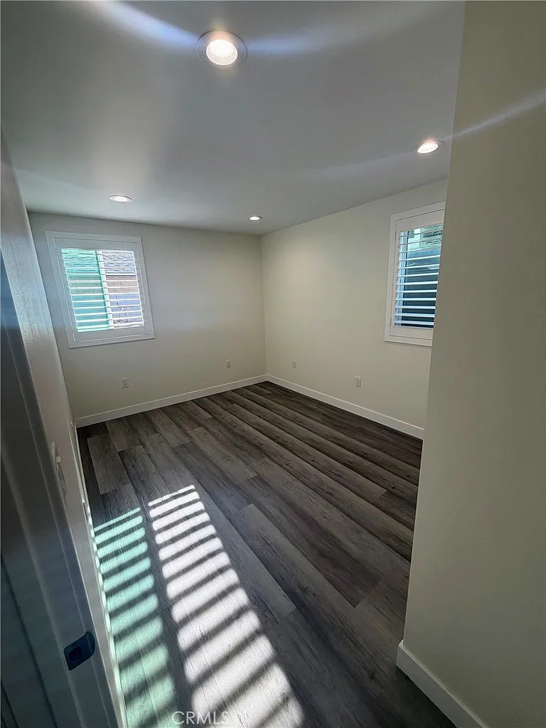 1 bed, 400 sqft, $1,800 — Photo 2